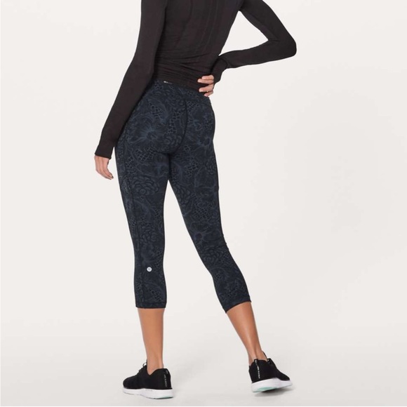 lululemon athletica Pants - Lululemon Speed Up Crop Black Blue Floral Nouveau Size 12